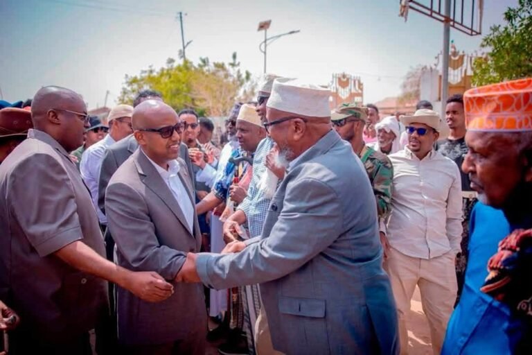Minister Khadar in Odweine